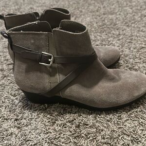 Women’s booties size 10
